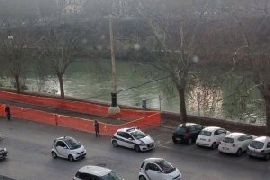 nome Roma, tracce di liquidi tossici: sequestrato tratto Lungotevere vicino a piazza del Popolo